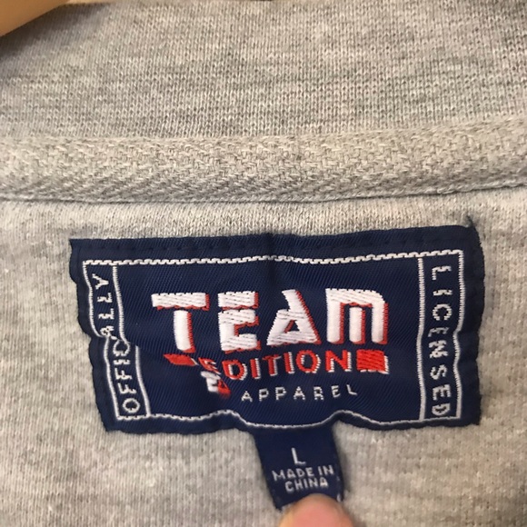 SOLD Vintage University of Miami Sweatshirt - Picture 3 of 4